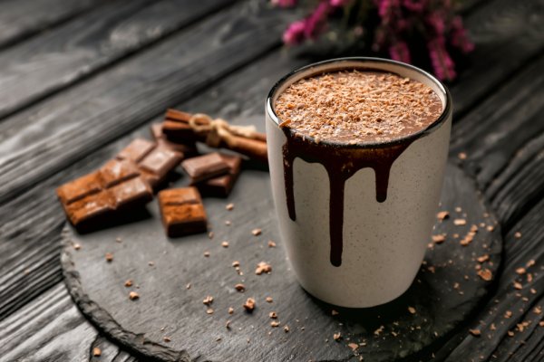 Studi: Minum Cokelat Terbukti Tingkatkan Fungsi Otak